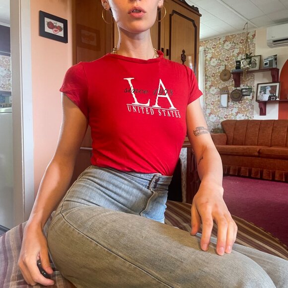 90s style LA red cropped baby tee! - Picture 10 of 15